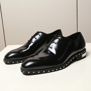Oamenii Formale Din Piele Pantofi Din Piele Nit De Metal Design Nou Moda Pantofi Oxford Stil Coreean De Afaceri A Subliniat Toe Pantofi Pentru Bărbați