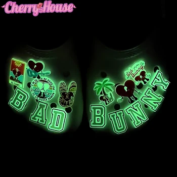 17pcs Bad Bunny Fluorescență Croc Farmece Scrisoare de Pantofi Accesorii Inima Pentagrama Stralucitoare în Întuneric Decoratiuni de Pantofi